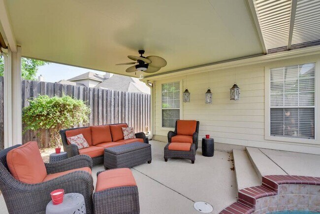 Building Photo - 1705 Fairfax Dr