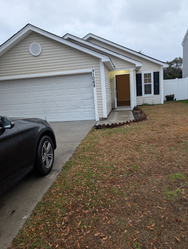 Building Photo - 1068 Stoney Falls Blvd