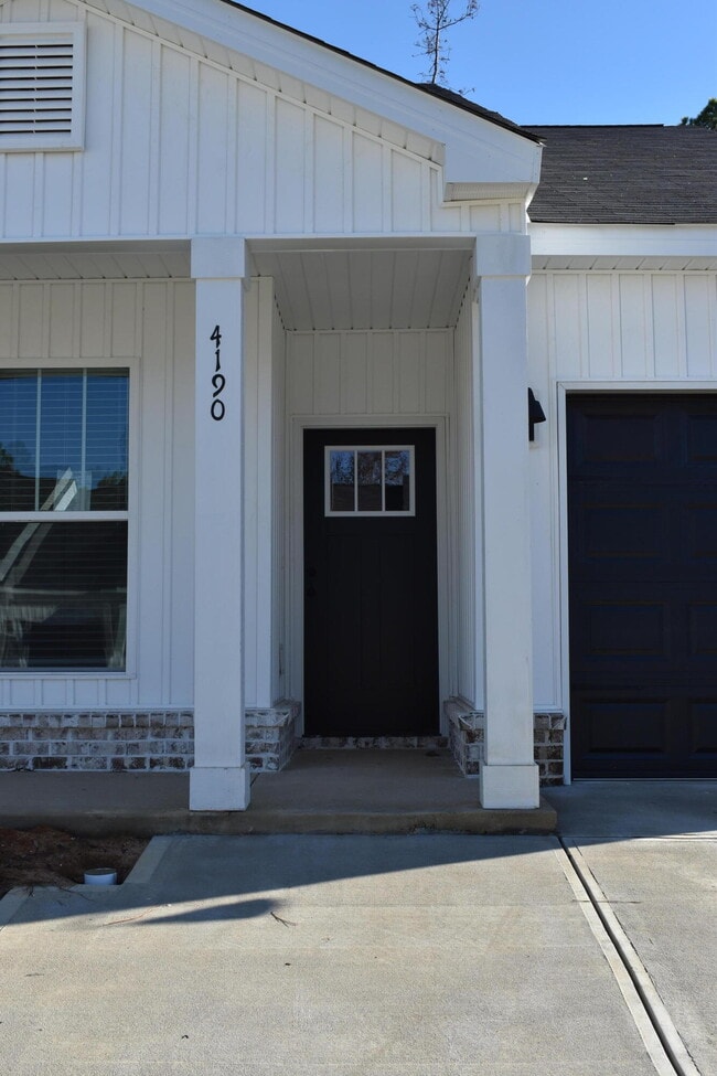 Building Photo - 4190 Taylor Pond Rd