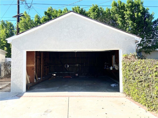 Building Photo - 6231 Melvin Ave