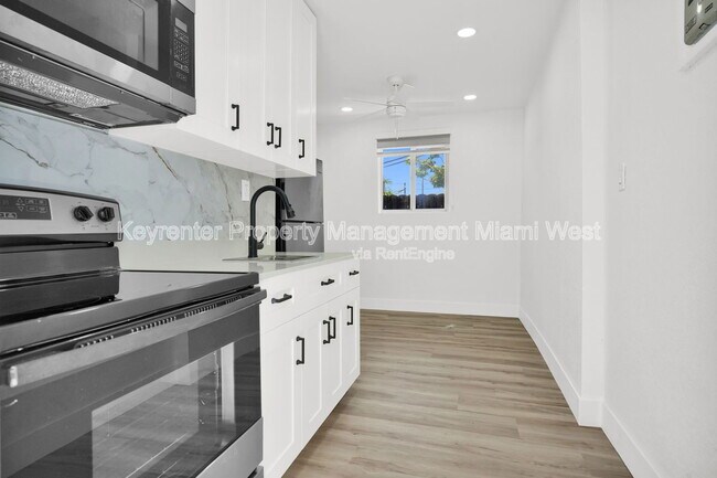 Building Photo - 210 Beacom Blvd