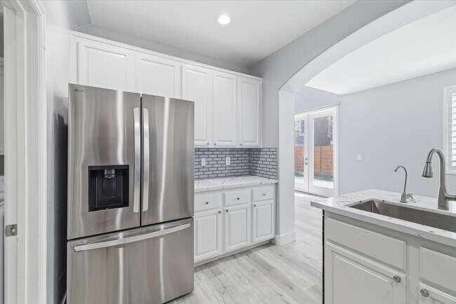 Building Photo - 972 Prestwick St