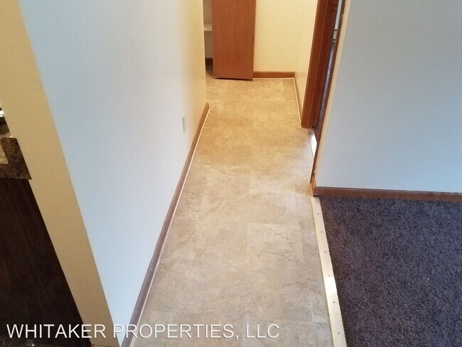 Building Photo - 4843-4865 Northcliff Dr