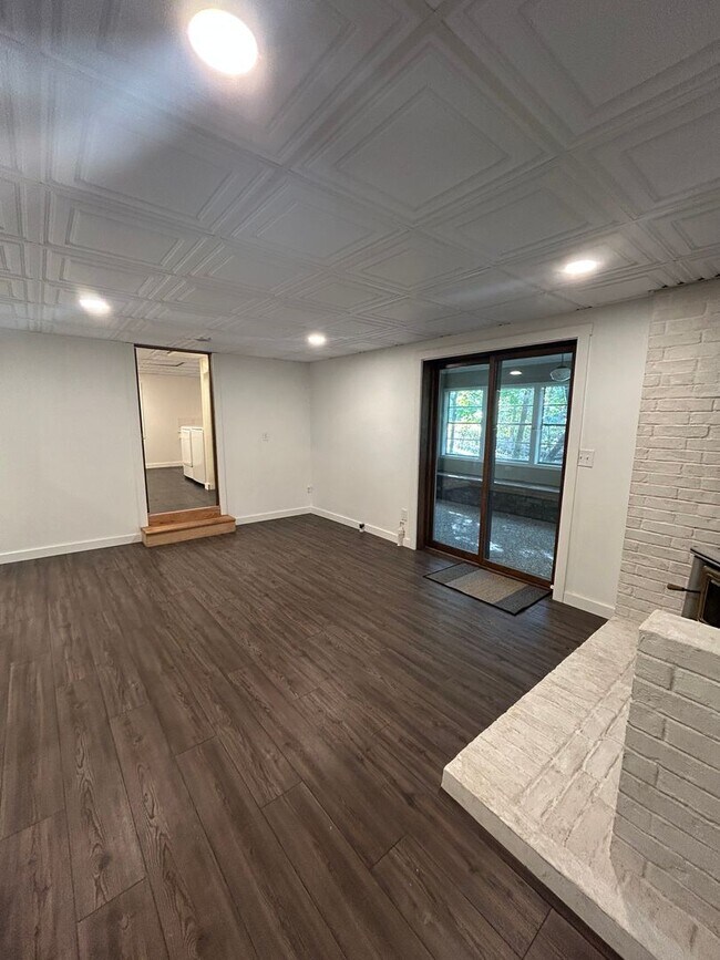 Building Photo - Charming 3-Bed Home in Bella Vista, AR