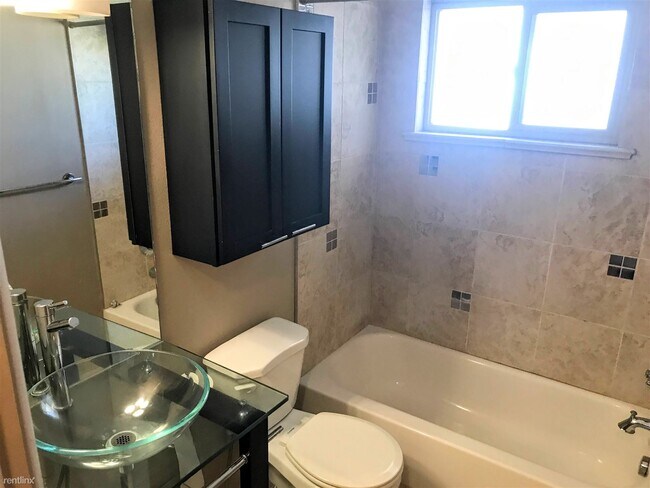 Building Photo - 1 br, 1 bath Townhome - 2805 Xavier Street