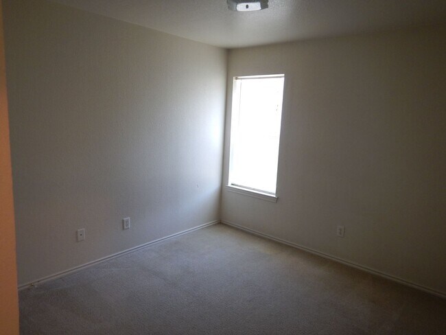 Building Photo - 2901 Cantabrian Dr