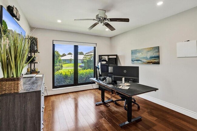 Building Photo - Boca Raton Beautifully Updated 4 Bedroom Pool Home