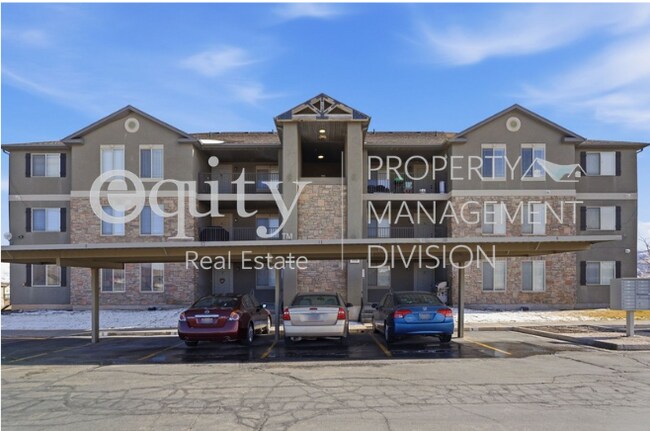 Building Photo - 3812 E Rock Creek Rd