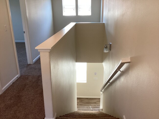 Building Photo - 7009 Harmony Dr