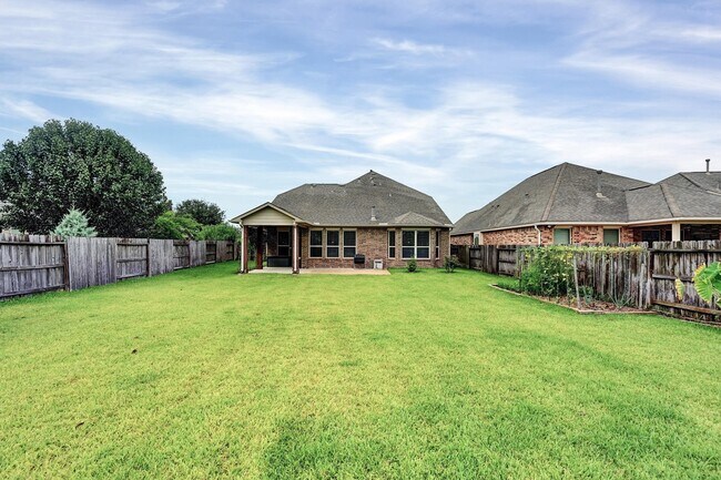 Building Photo - 18735 Waketon Dr