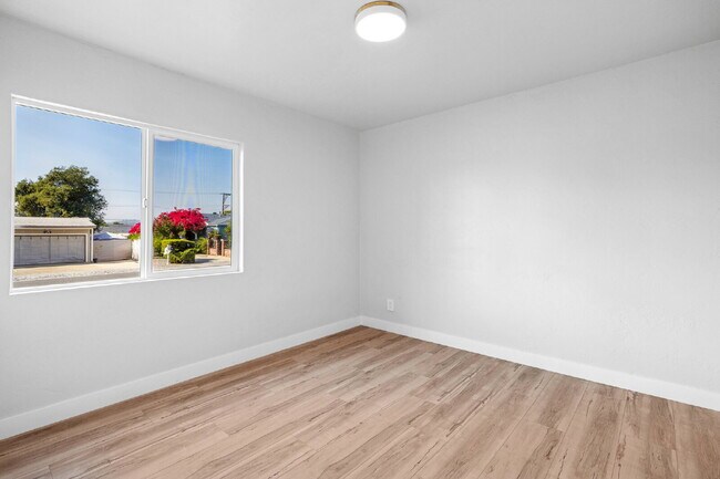 Building Photo - ***OPEN HOUSE - Friday 8/29 - 4-6pm***