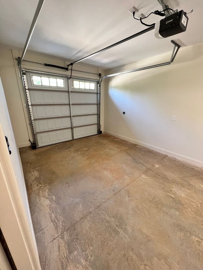 Building Photo - East Longleaf Townhome