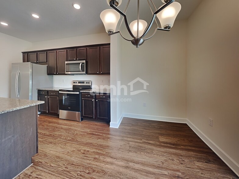 Building Photo - 6609 Hidden Rose Pl