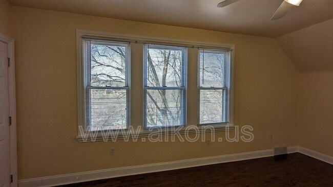 Building Photo - 1401 Nobles Ln