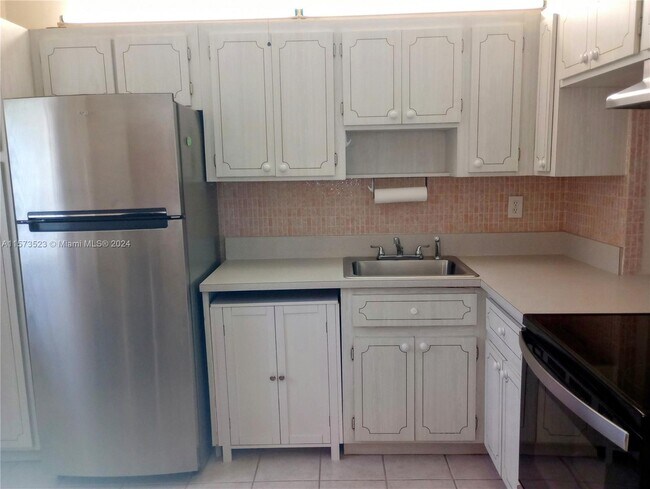 Building Photo - 2309 Park Ln