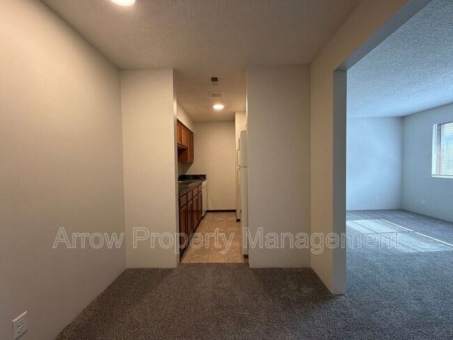 Building Photo - 1421 D St