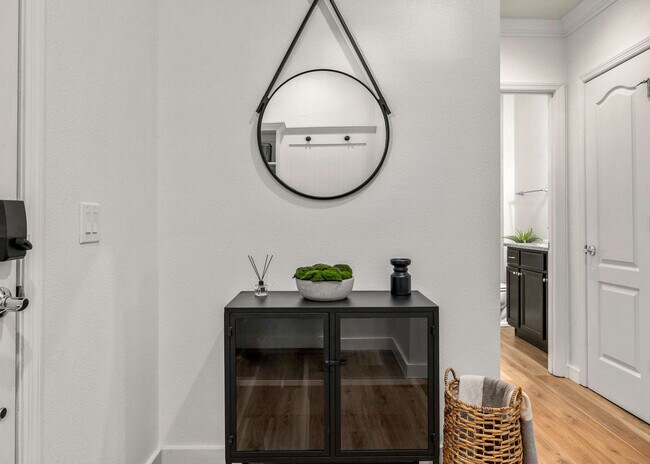 Building Photo - 1978 Majorca Dr