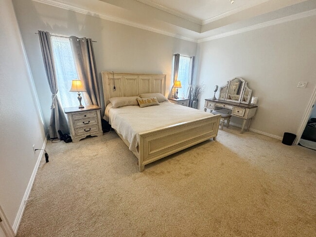 Building Photo - Beautiful Keene Home - 5 Bedroom, 2.5 Bath