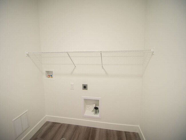 Building Photo - *Harmony Ridge in Mapleton