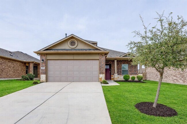 Building Photo - 348 Shiner Ln