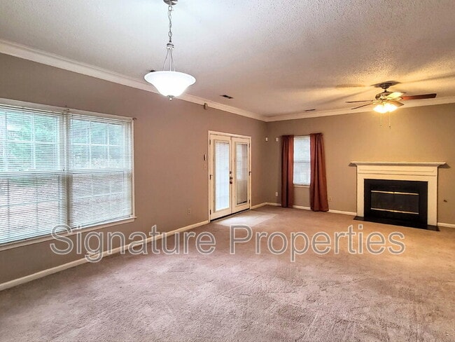 Building Photo - 901 Willow Point