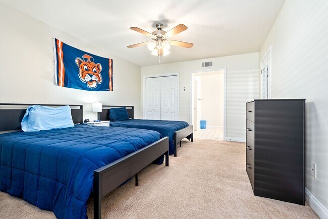 Building Photo - 121 Wright St