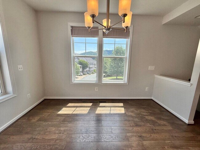 Building Photo - 2617 Avinity Pl