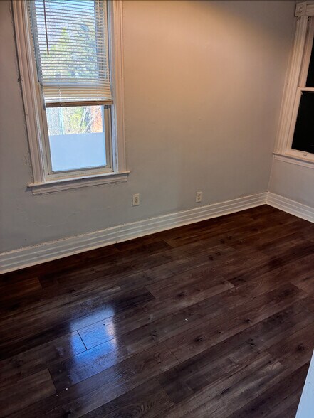 Building Photo - 5424 Porter St