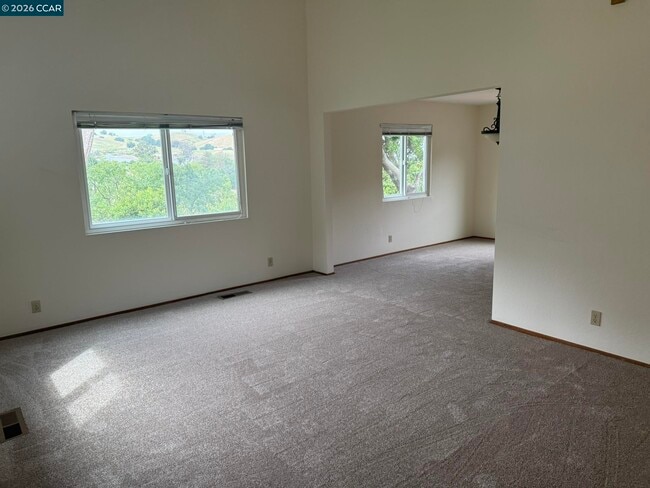 Building Photo - 585 Mt Dell Dr