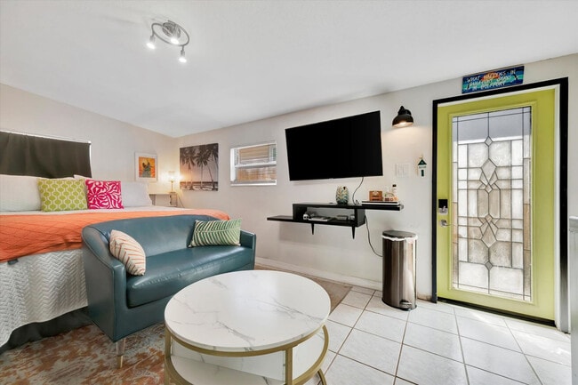 Building Photo - 5025 9th Ave S