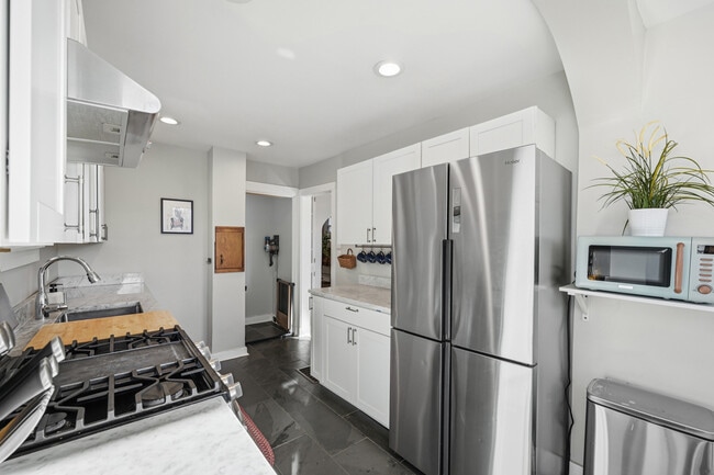 Building Photo - 1424 Macon Ave