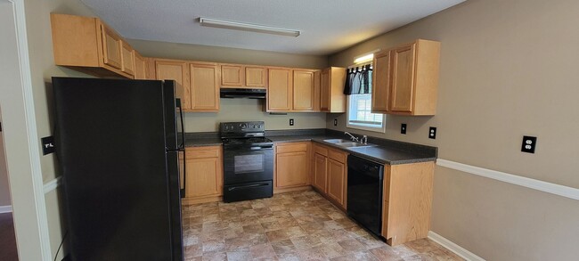 Building Photo - So CLEAN and AFFORDABLE~