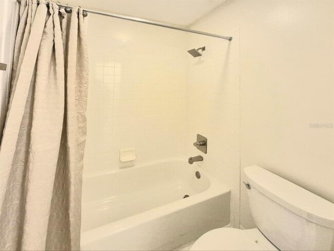 Building Photo - 2214 Green Oaks Ln