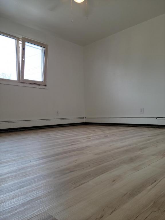 Building Photo - 2213 Lathrop St