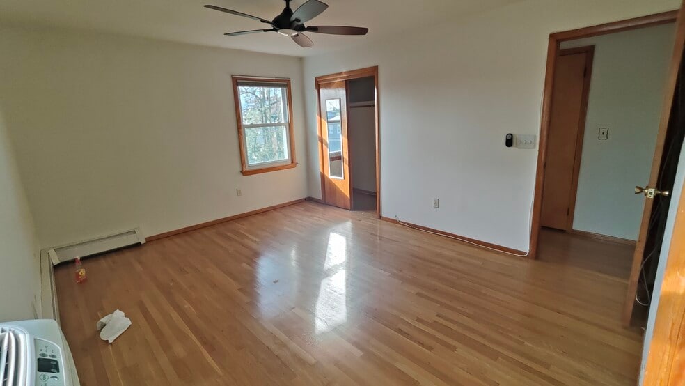 Master bedroom - 21 Rose St