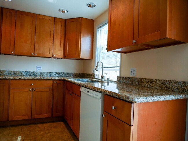 Building Photo - 621 NE 155th St