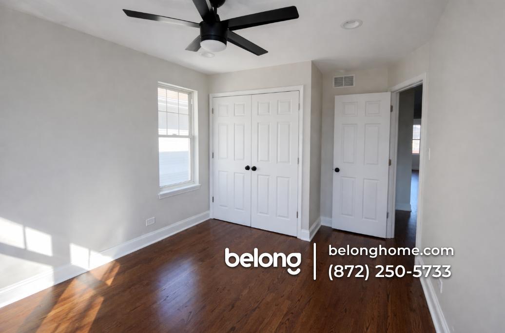 Building Photo - 4922 S Cornell Ave