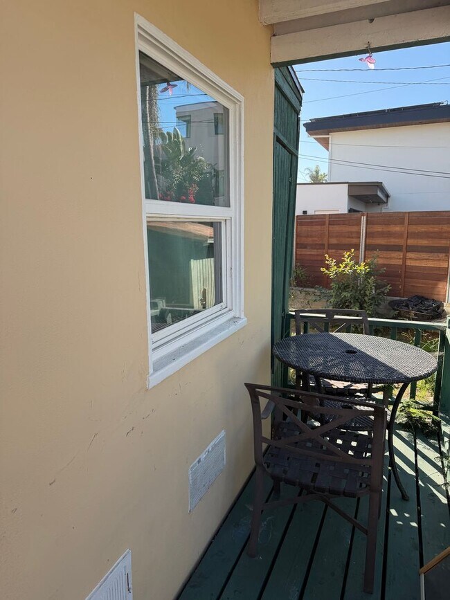 Building Photo - 731-33 Beryl St