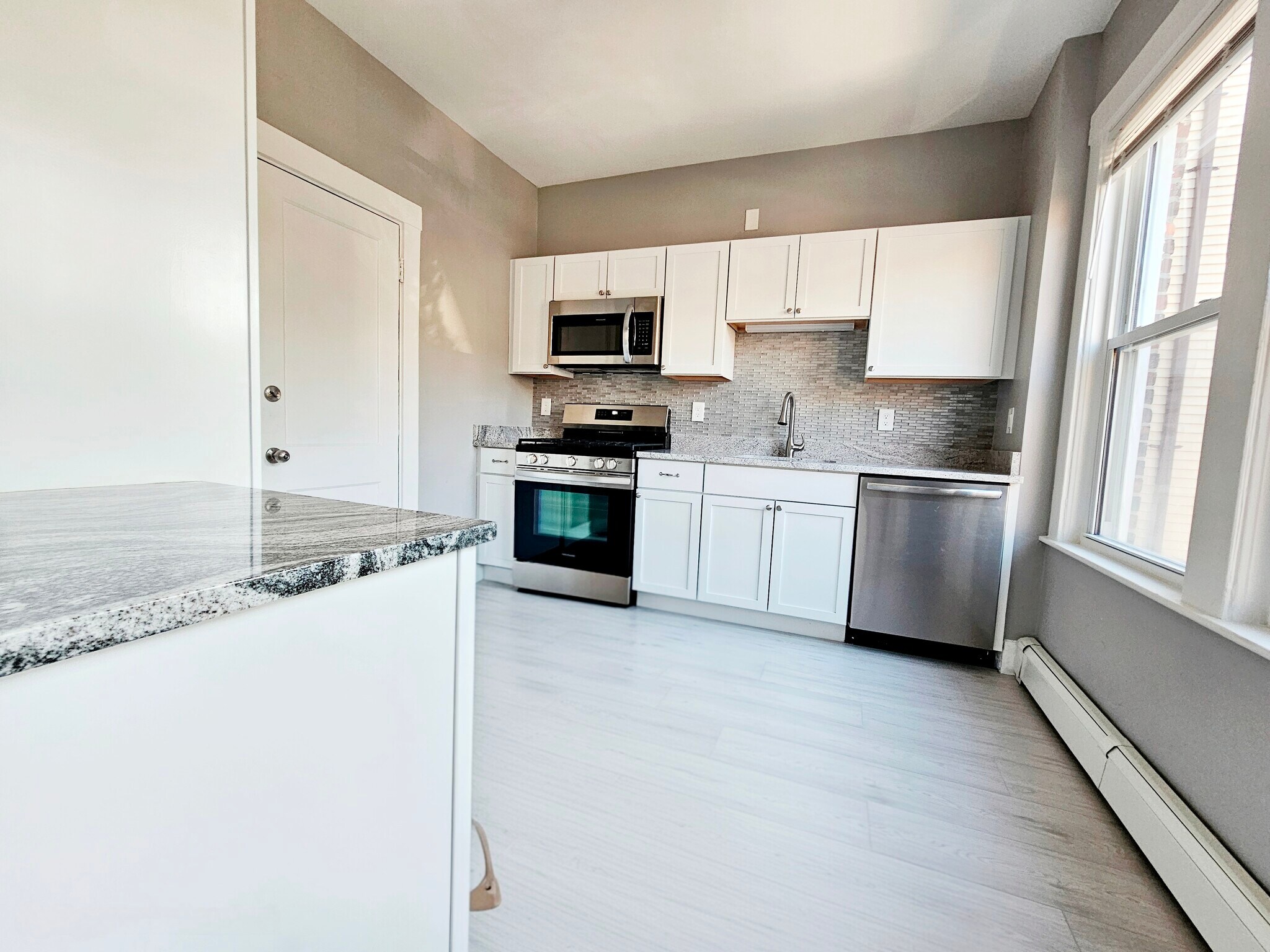 Building Photo - 141 Sutherland Rd