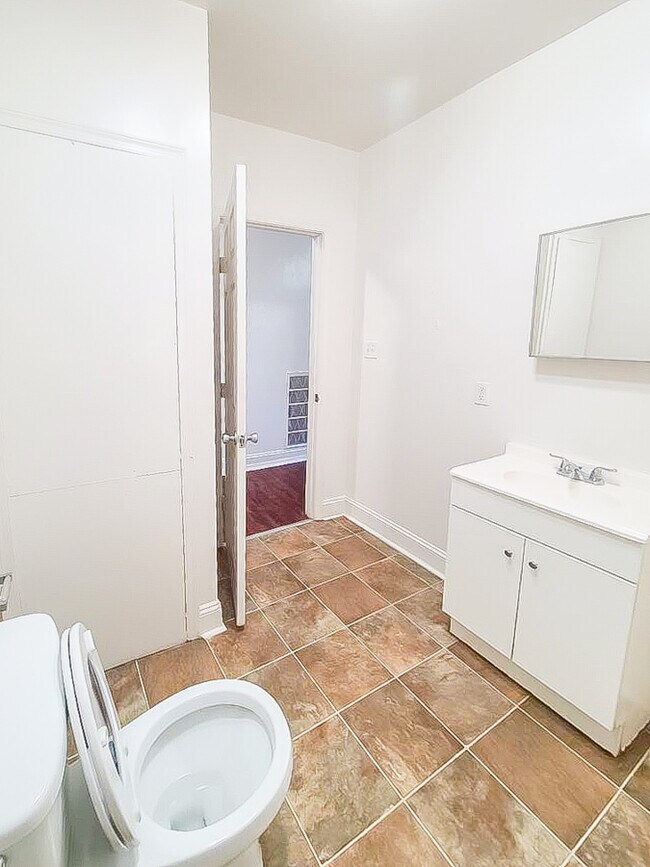 Building Photo - 144 Spring St