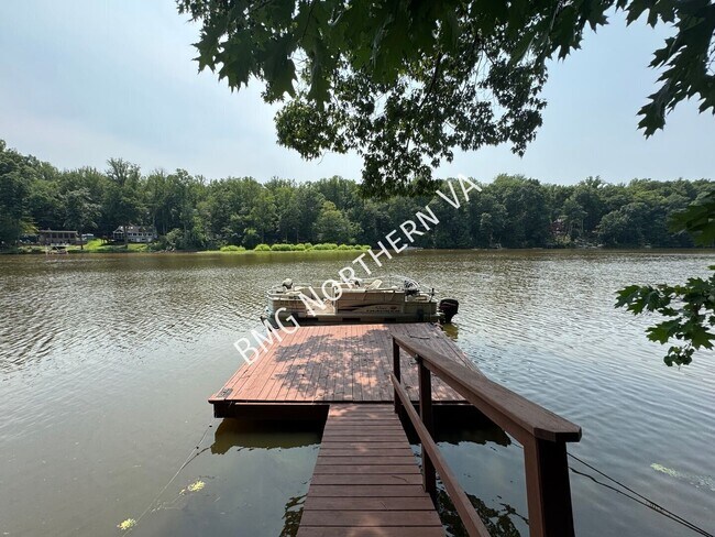 Building Photo - 8221 Barron St