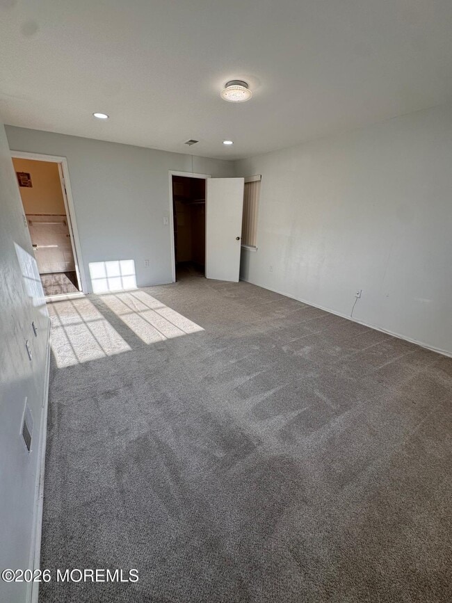 Building Photo - 1202 Green Hollow Dr