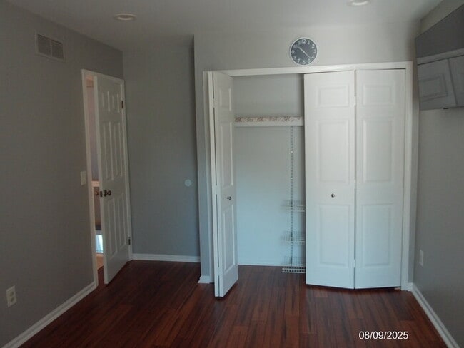 Building Photo - 43885 Stoney Ln