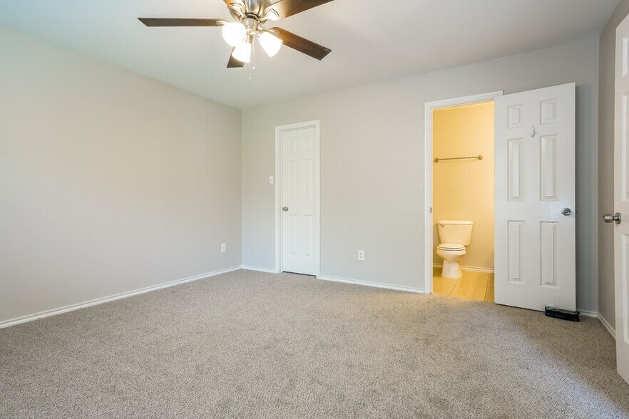Building Photo - 908 Chase Ln