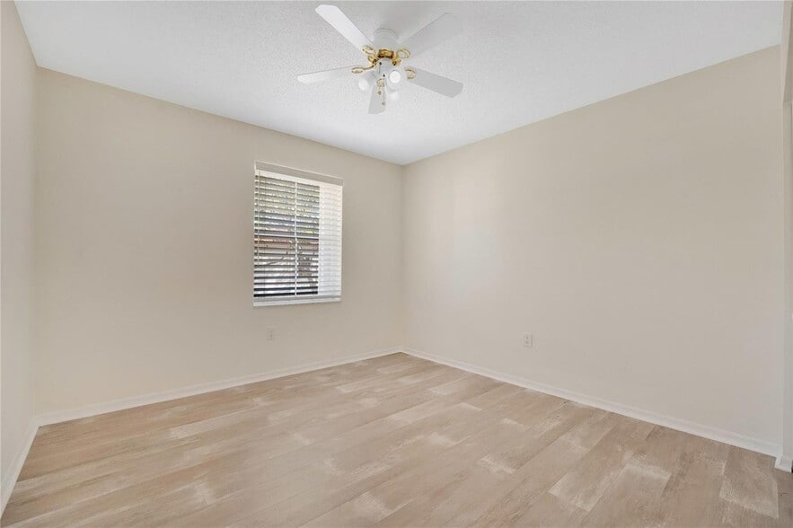 Building Photo - 1840 Sweetbay Way