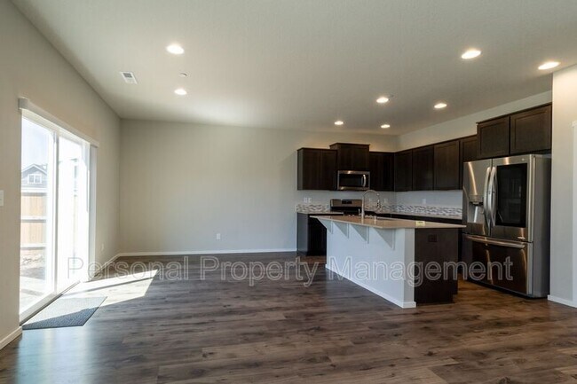Building Photo - 1708 NE Pioneer Ln