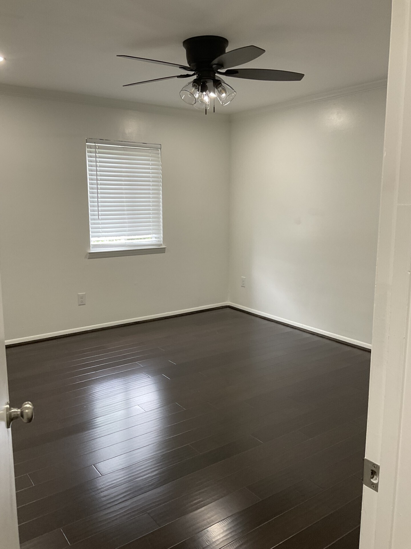 Building Photo - 1001 Woodland Vlg