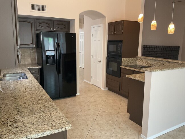 Building Photo - 4106 E Ashurst Dr