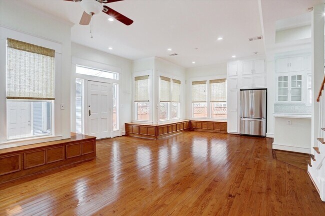 Building Photo - 1847 Cortlandt St