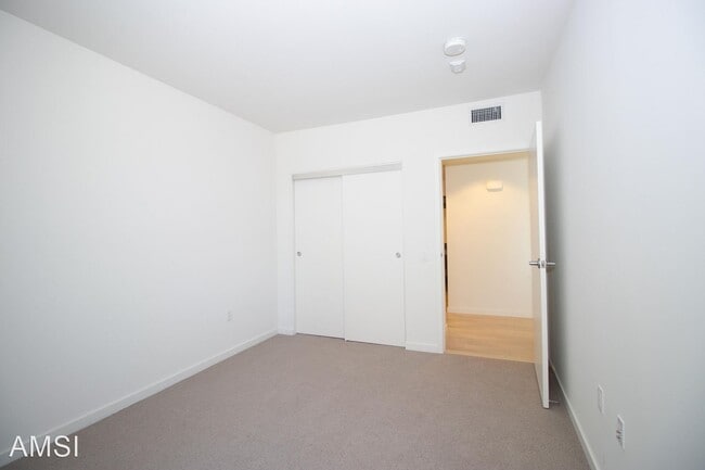 Building Photo - 2 br, 2 bath House - 52 Innes Ct #201